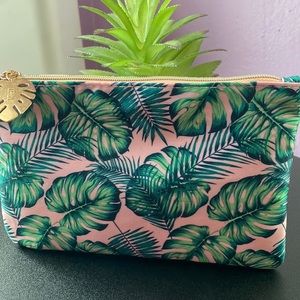 Mini makeup bag!!!